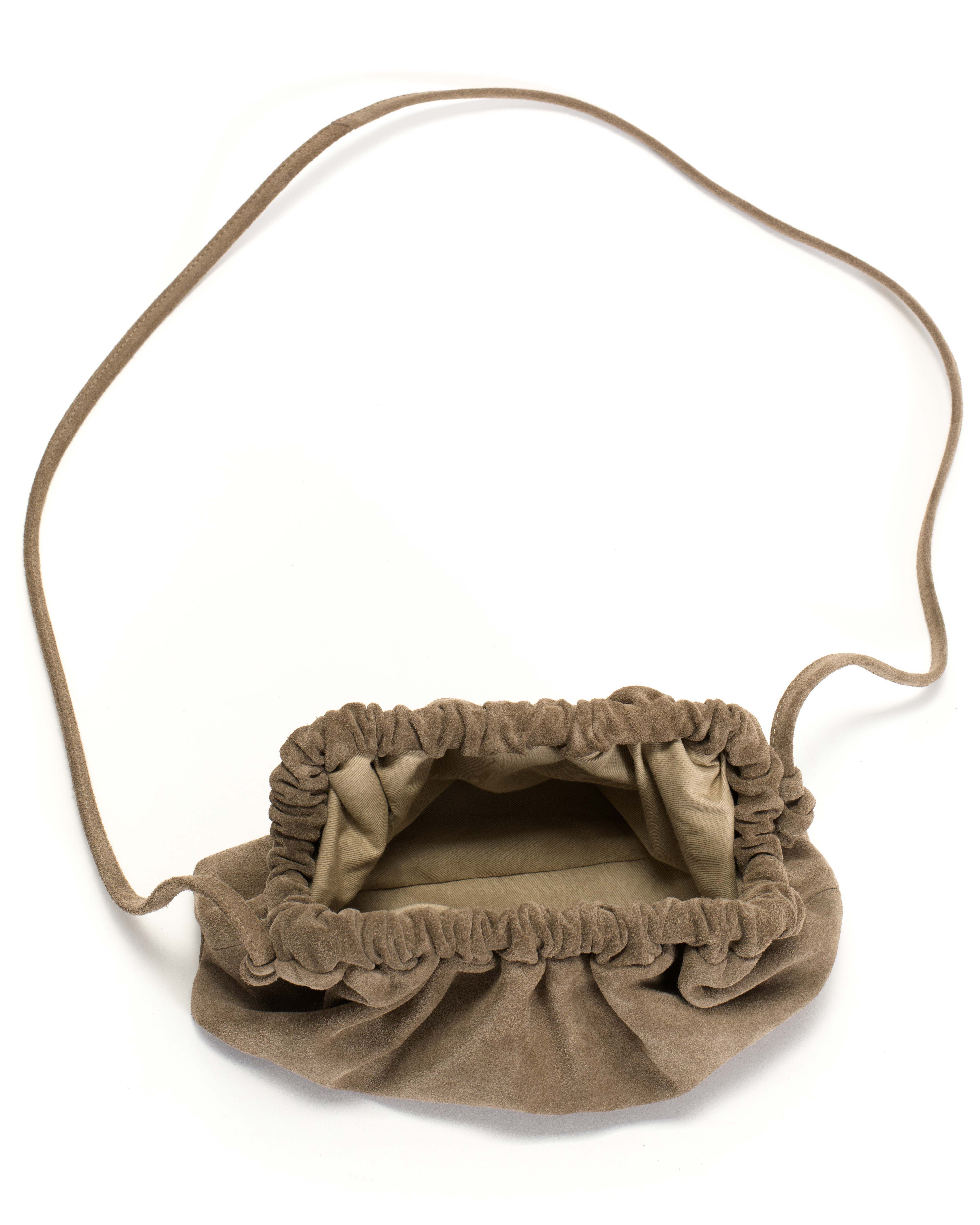 Hally petite cloud bag Calf suede Mushroom - Image 4