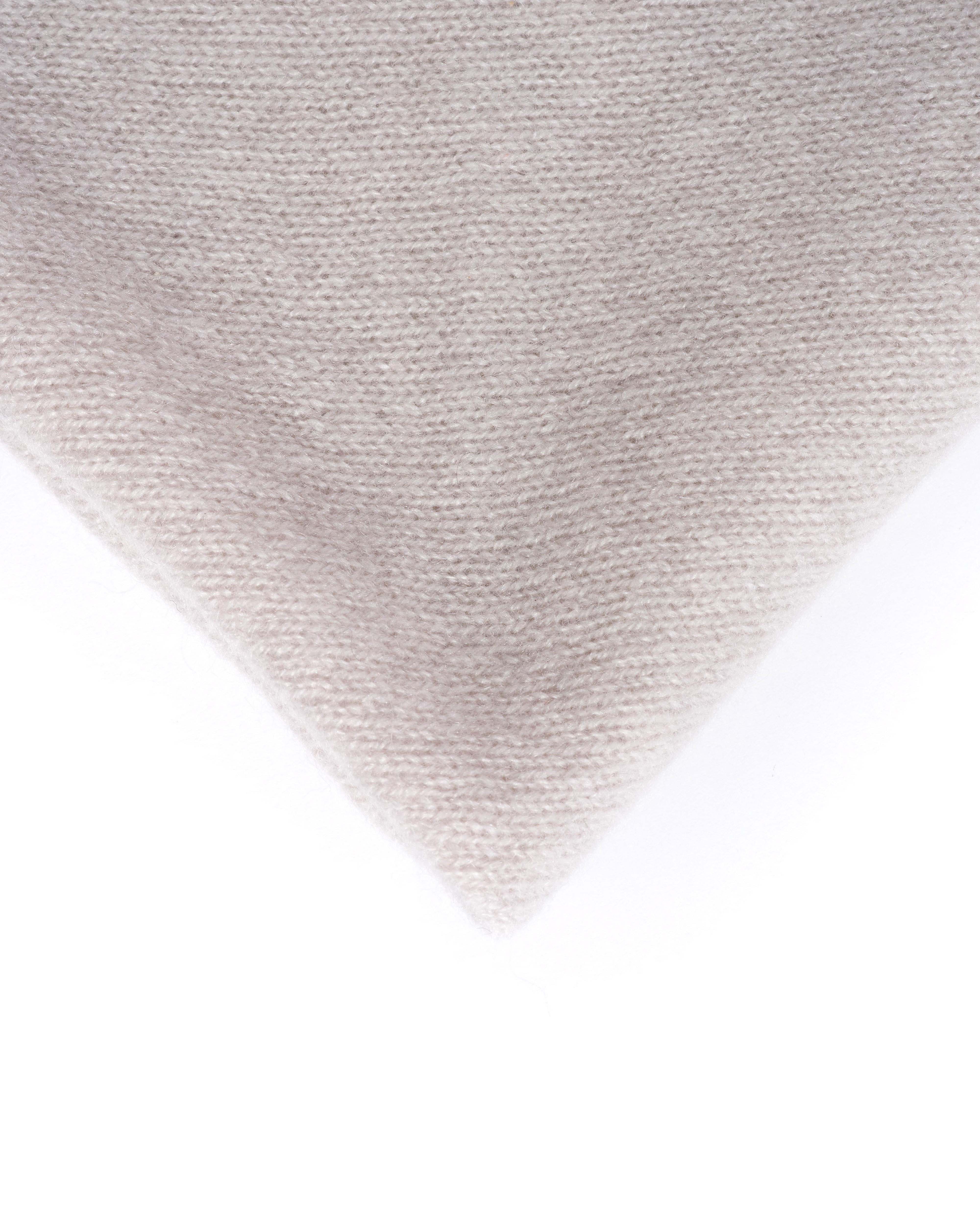 Mira cashmere square scarf 100% cashmere Ivory - Image 6
