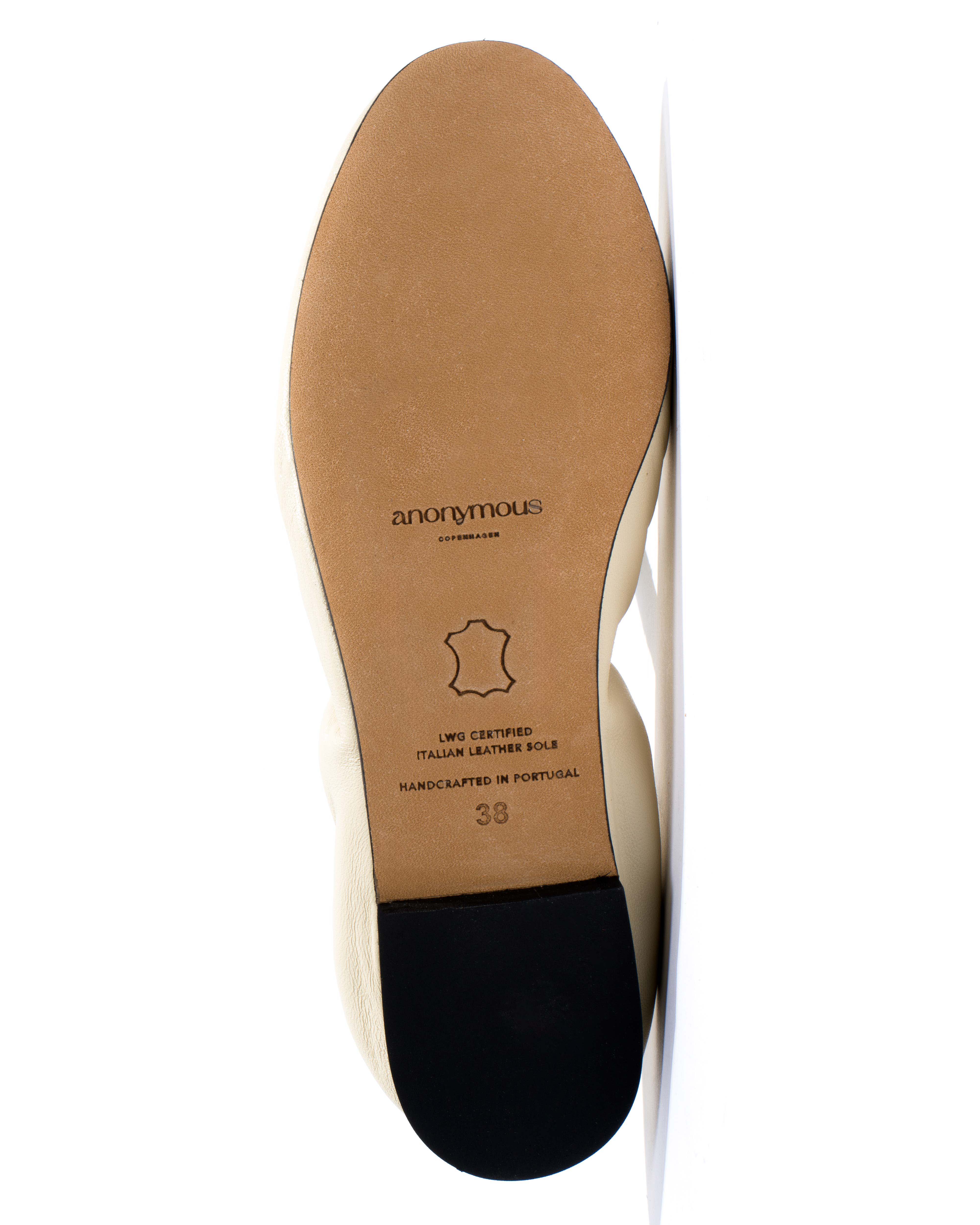 Mirelda Silky lamb White sand - Image 7