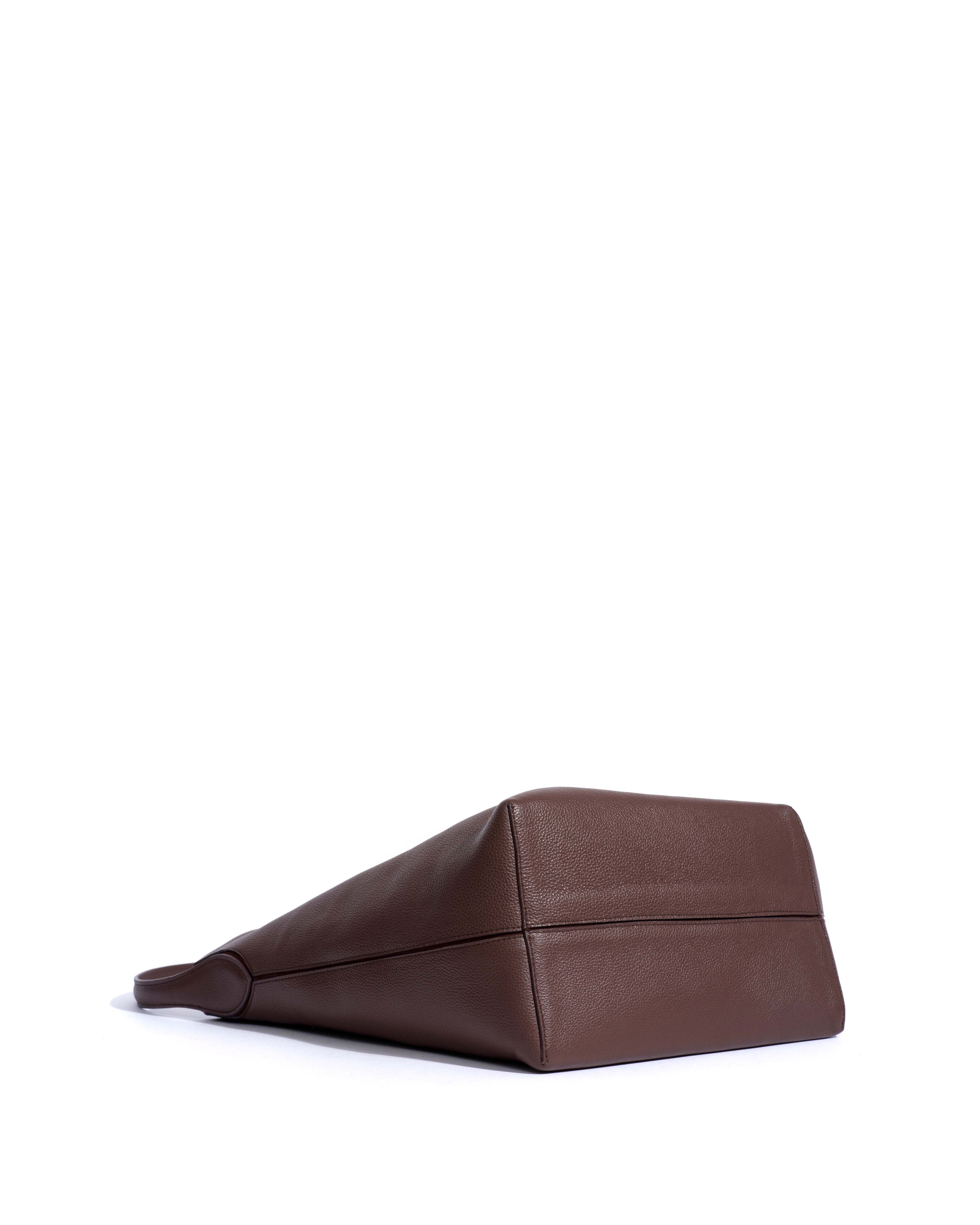 Versa everyday bag Pebbled soft calf Chocolate - Image 4